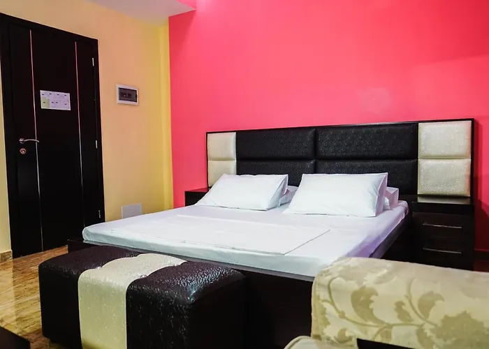 ホテル Magic ジロカストラ