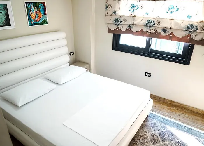 Magic ホテル ジロカストラ